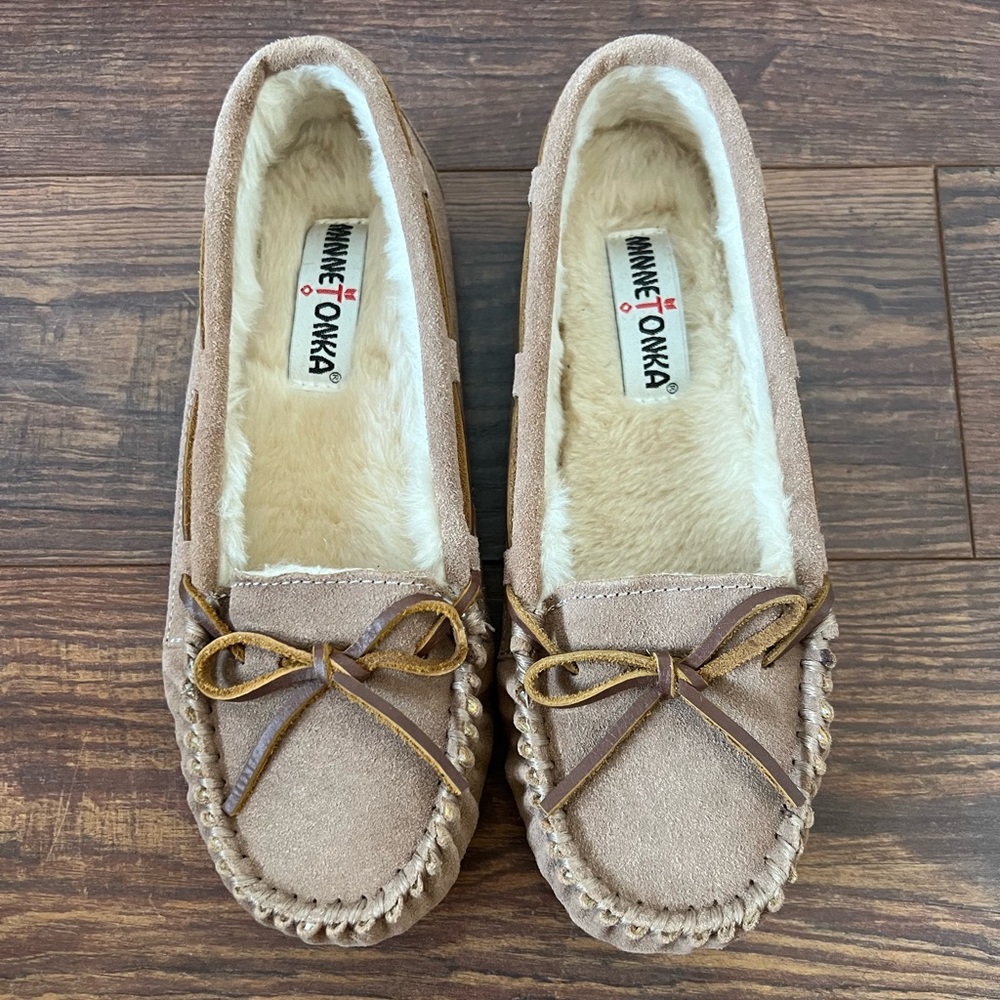 Minnetonka Moccasin, Tan, Size 7